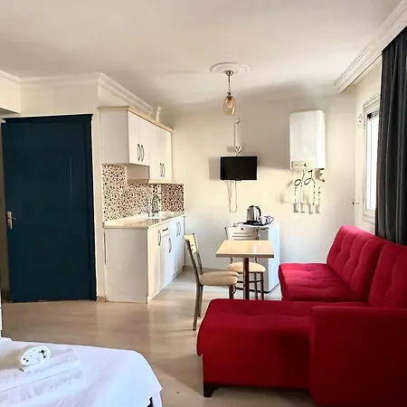 Aqqa Otel *